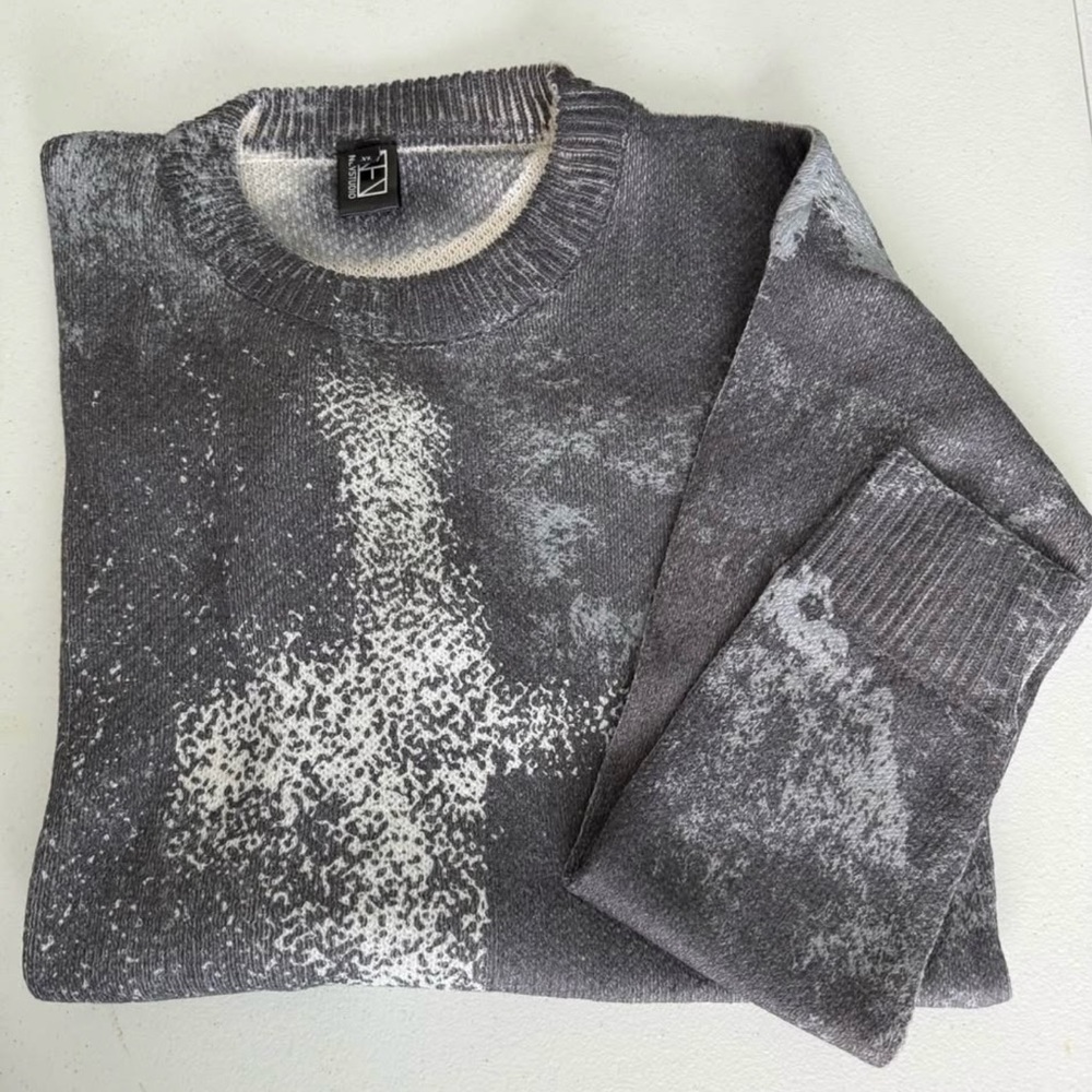 Gray and White Men's Sweater